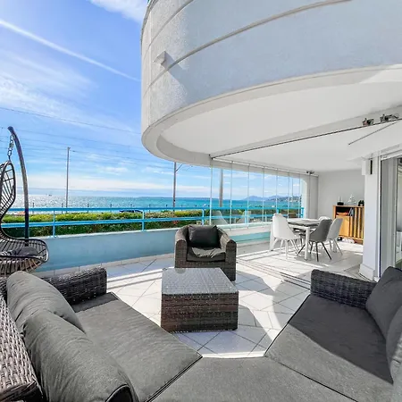 Grand Bleu Front De Magnifique 3 Pieces Garage